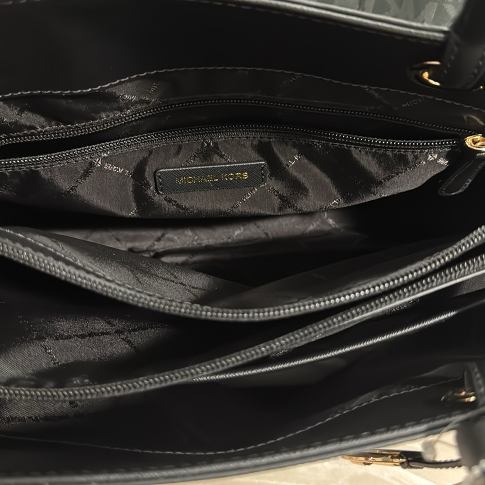 Michael Kors Brand New with tags Walsh Black and Gray Tote Bag Size Medium - Picture 11 of 12